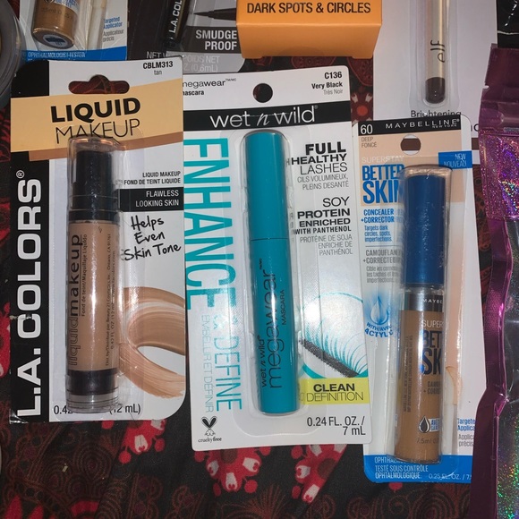 Makeup Bundle - Picture 7 of 8